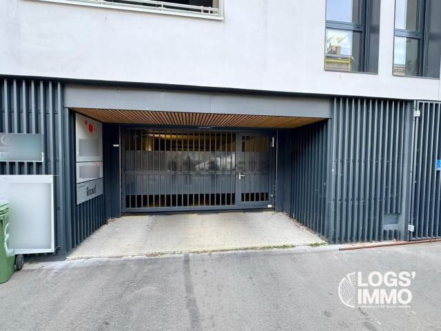Garage vente à Bordeaux, Port de la Lune, Bordeaux