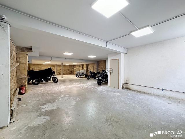 Garage vente à Bordeaux, Port de la Lune, Bordeaux