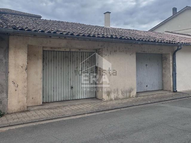Garage vente à La Croix, Bourg