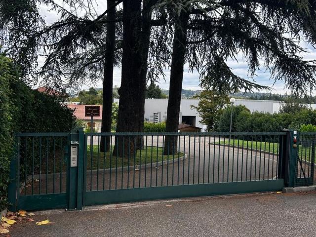 Garage location à Domarin, Isère