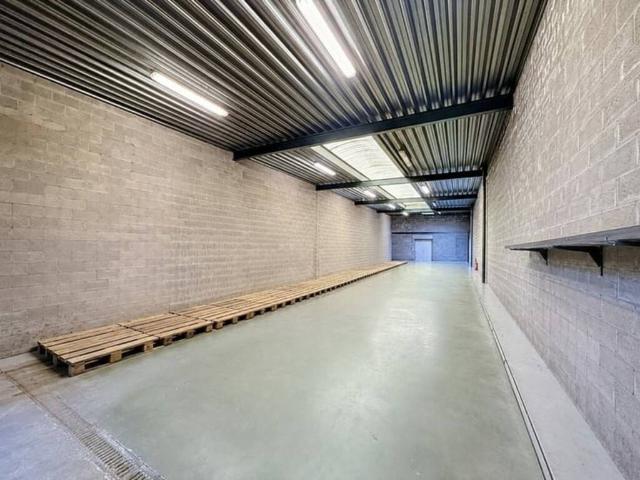 Garage location à Ans, Wallonie