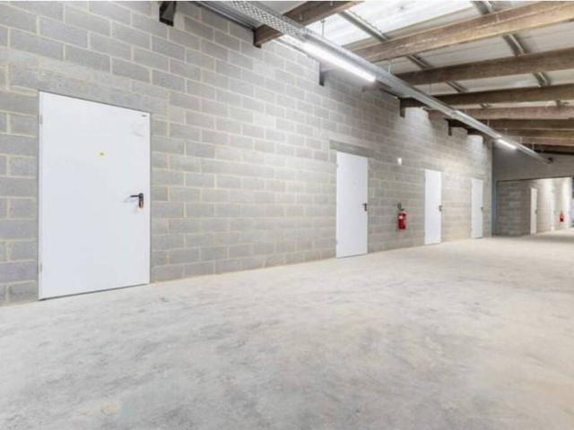 Garage location à Saint-nicolas, Wallonie