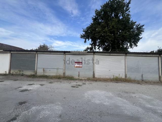 Garage vente à La Ville, Briare