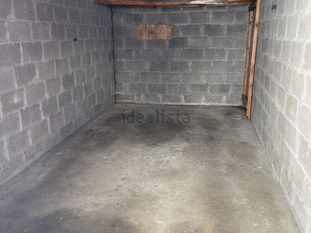 Garage location à La Croix, Bron