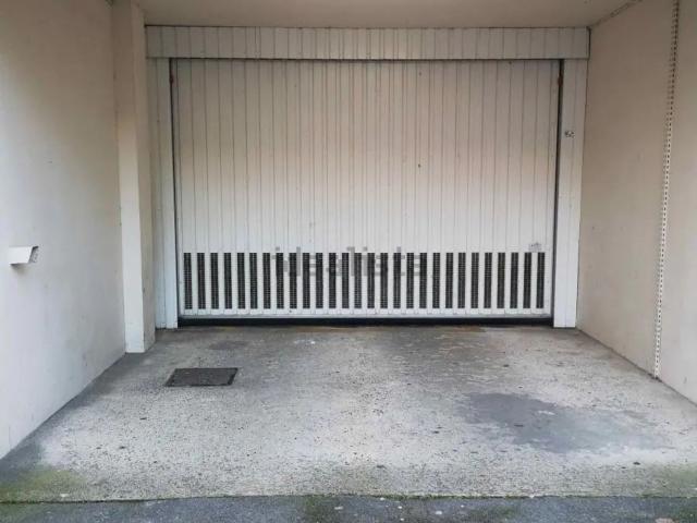 Garage vente à Vieux Cambrai, Cambrai
