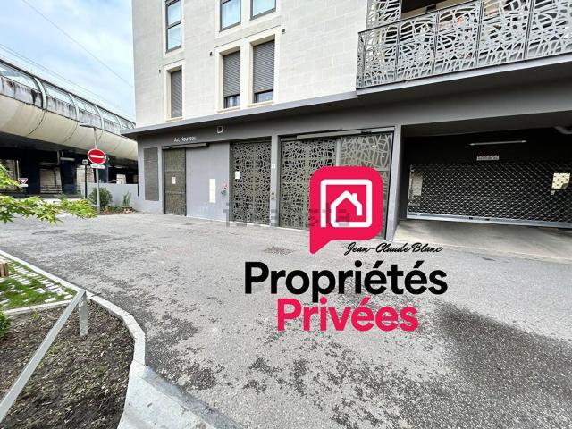 Garage vente à Hameau de Lissandre, Cenon