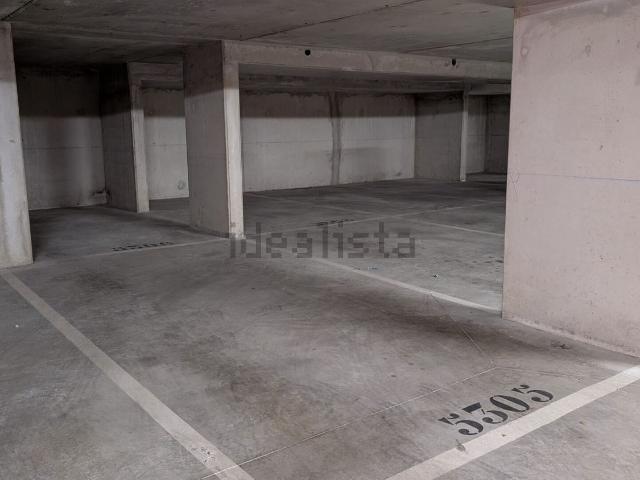 Garage vente à Les Chênes, Cergy