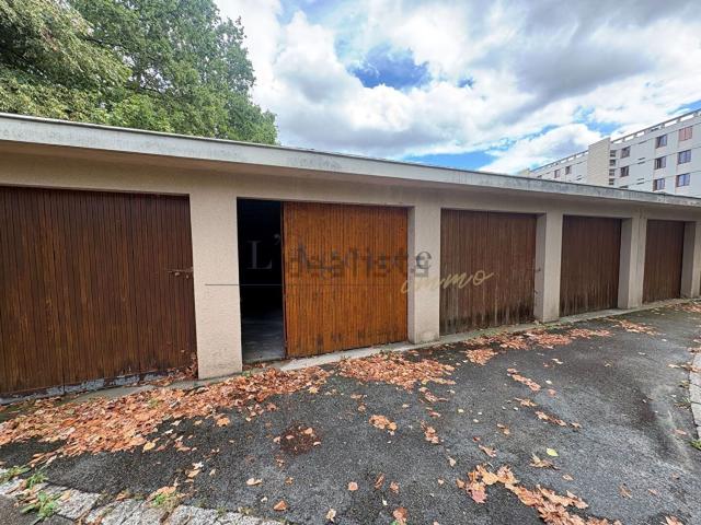 Garage vente à Chantilly, Oise