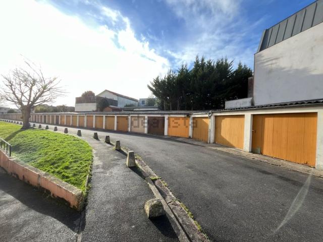 Garage vente à Jardin Parisien, Clamart
