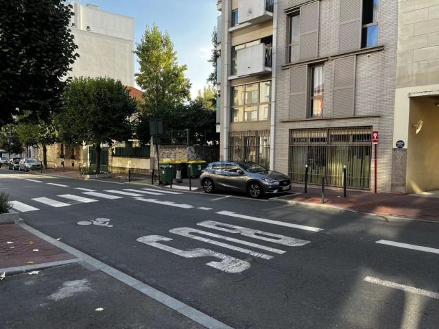 Garage vente à Clamart, Hauts-de-Seine