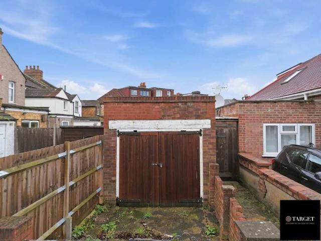 Park Home for sale in Freezywater, Greater London