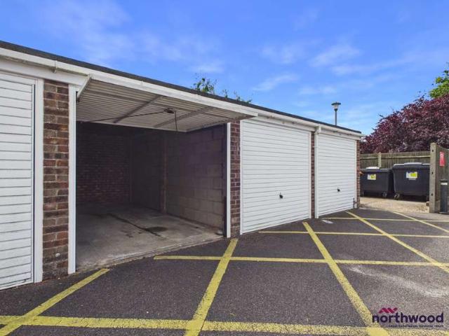 Park Home for rent in Cross In Hand, East Sussex