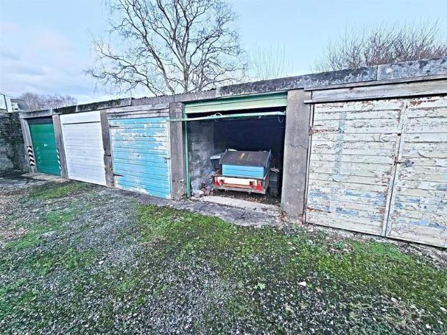 Park Home for sale in Pontypridd, Wales