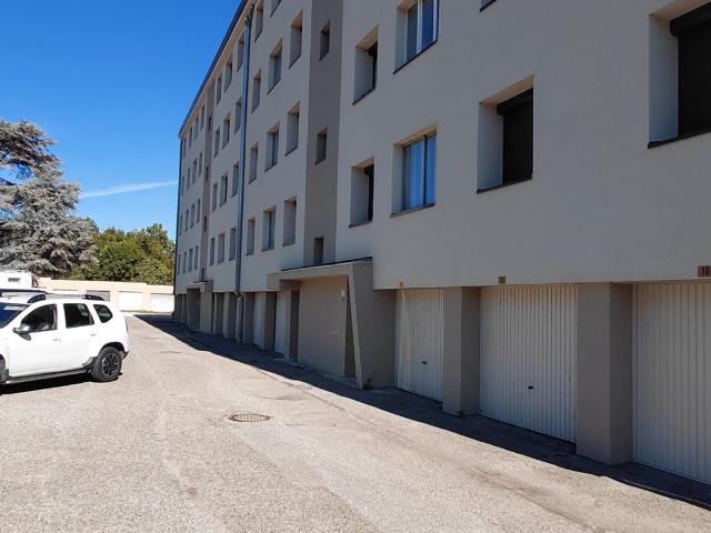 Garage vente à Cité Jeannette, Bourg-Saint-Andéol