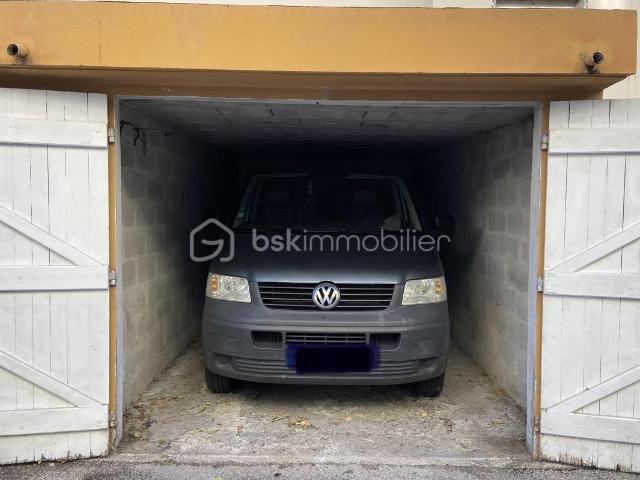 Garage vente à Arrondissement de Toulon, Toulon