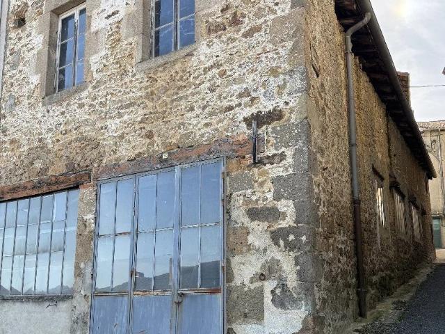 Garage vente à La Royère, Rochechouart