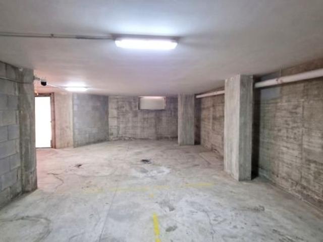 Box in vendita a Mondragone, Campania