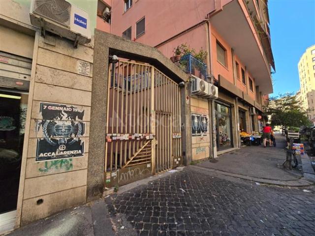 Box in vendita a Municipio Roma VII, Roma Capitale