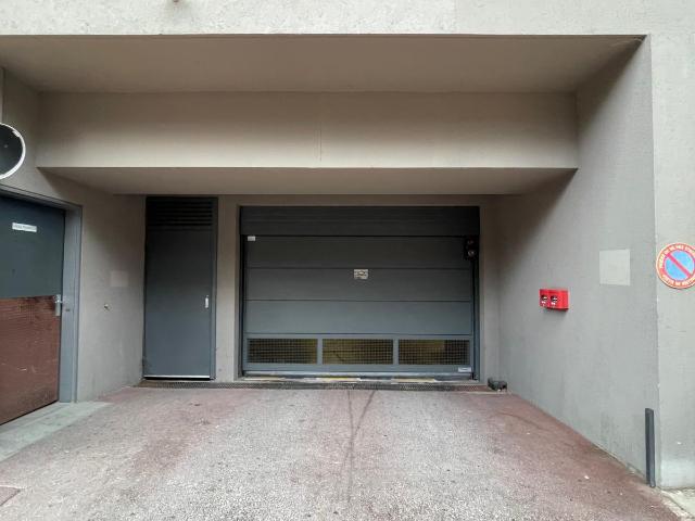 Garage vente à France métropolitaine, Menton