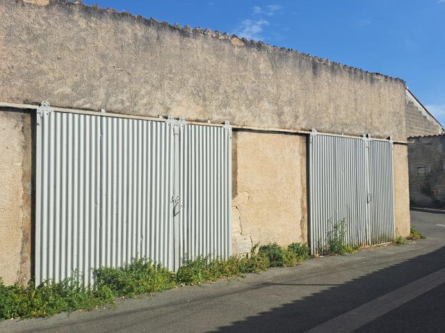 Garage vente à Rochefort, Surgères
