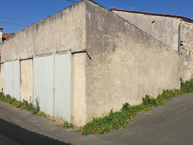 Garage vente à Rochefort, Surgères