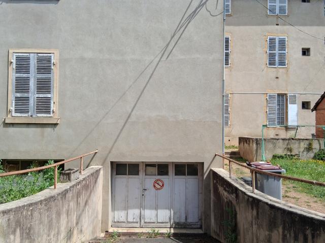 Garage vente à Roanne, Charlieu