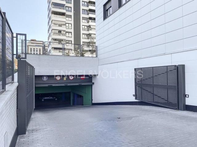 Garaje en venta en Madrid, Valdefuentes
