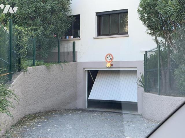 Garage vente à Antibes, Alpes-Maritimes