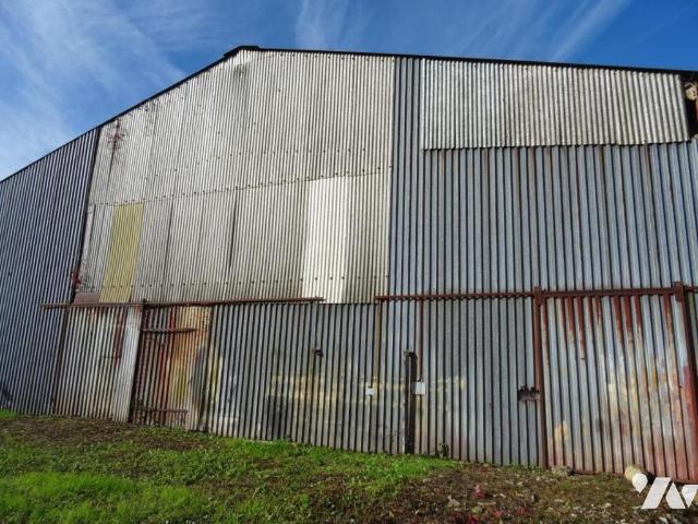 Garage vente à La Flèche, Crannes-en-champagne