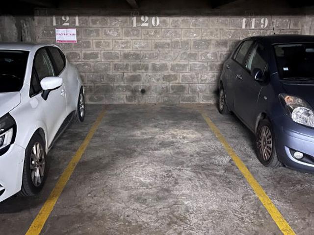 Garage vente à Paris, Île-de-France