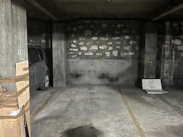 Garage vente à Paris, Île-de-France