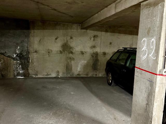 Garage vente à Paris, Île-de-France