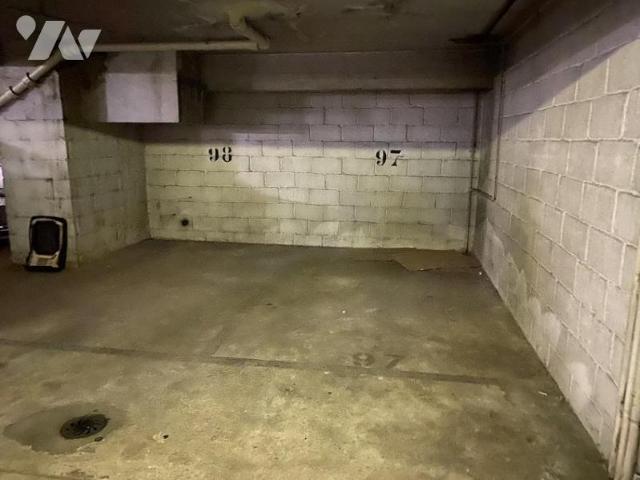 Garage vente à Paris, Île-de-France