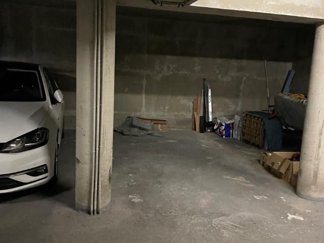 Garage vente à Paris, Île-de-France