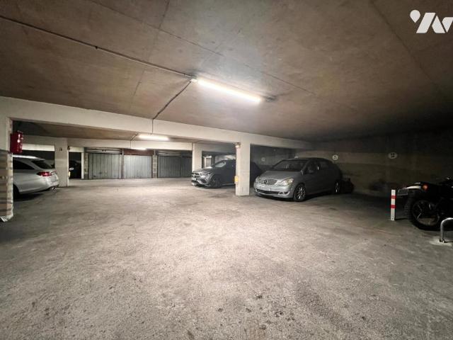 Garage vente à Paris, Île-de-France