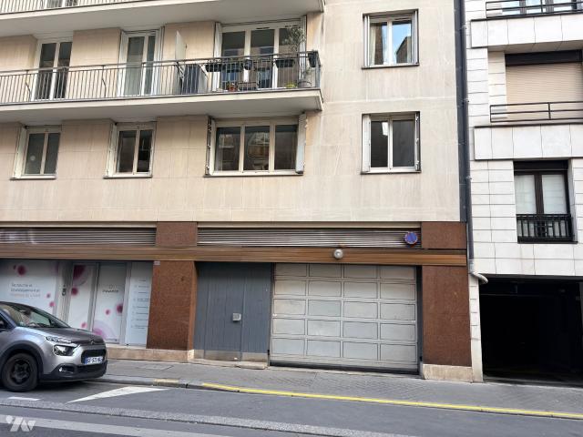 Garage vente à Paris, Île-de-France