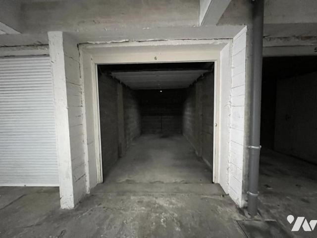 Garage vente à Saint-Brieuc, Bretagne
