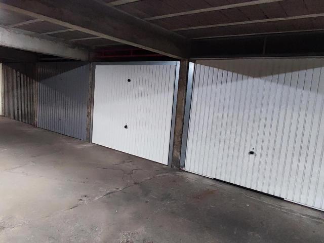 Garage vente à Saint-Étienne, Saint-etienne