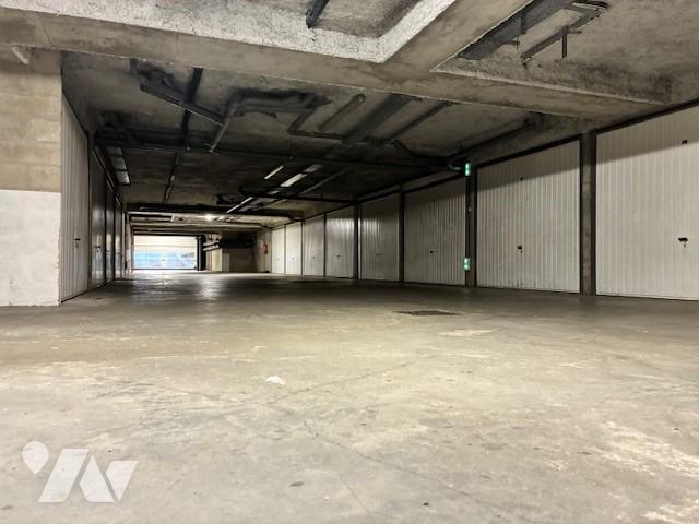 Garage vente à Versailles, Trappes