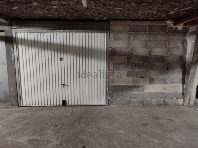 Garage vente à Évry-Centre, Évry-Courcouronnes