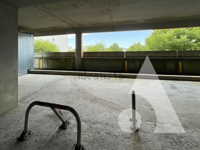 Garage vente à Les Loges, Évry-Courcouronnes