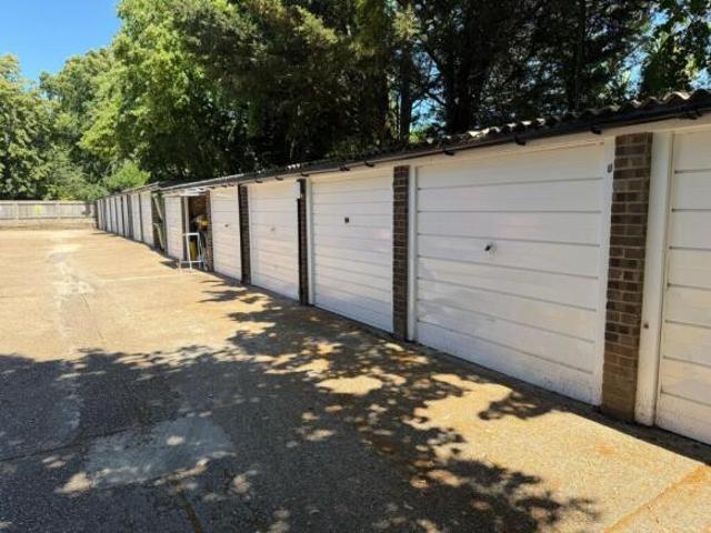 Park Home for rent in Greater London