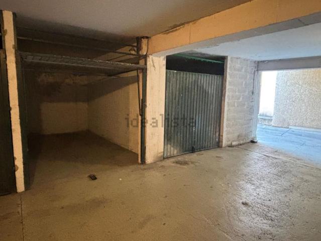 Garage vente à Malbosc, Grasse