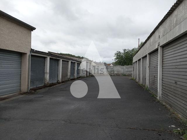 Garage vente à Hautmont, Nord