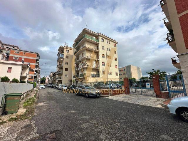 Box in affitto a Caserta, Campania