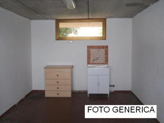 Box in vendita a Montemagno, Calci