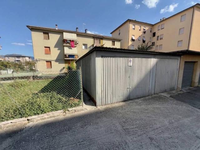 Box in vendita a Borgo, Fabriano