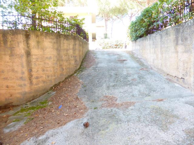 Box in vendita a Follonica, Toscana