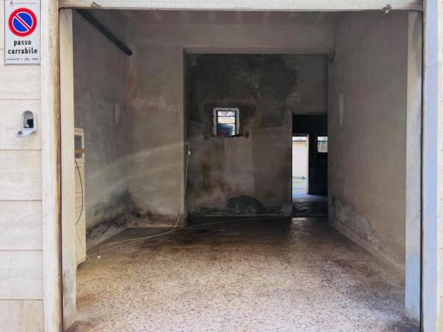 Box in vendita a Livorno, Toscana
