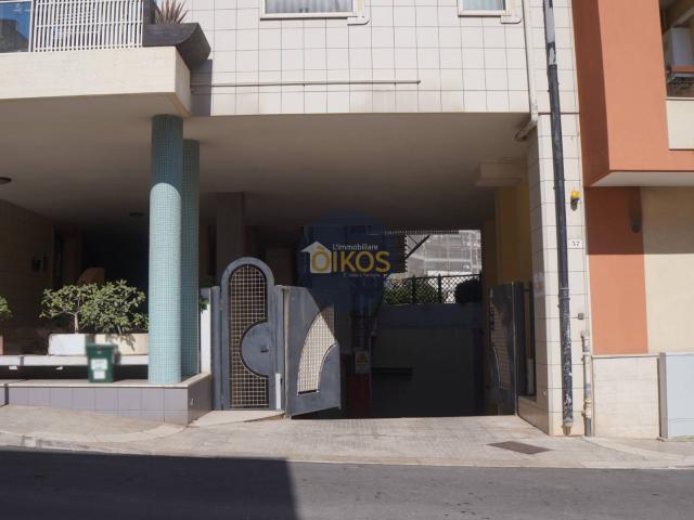 Box in vendita a Puglia, Bari